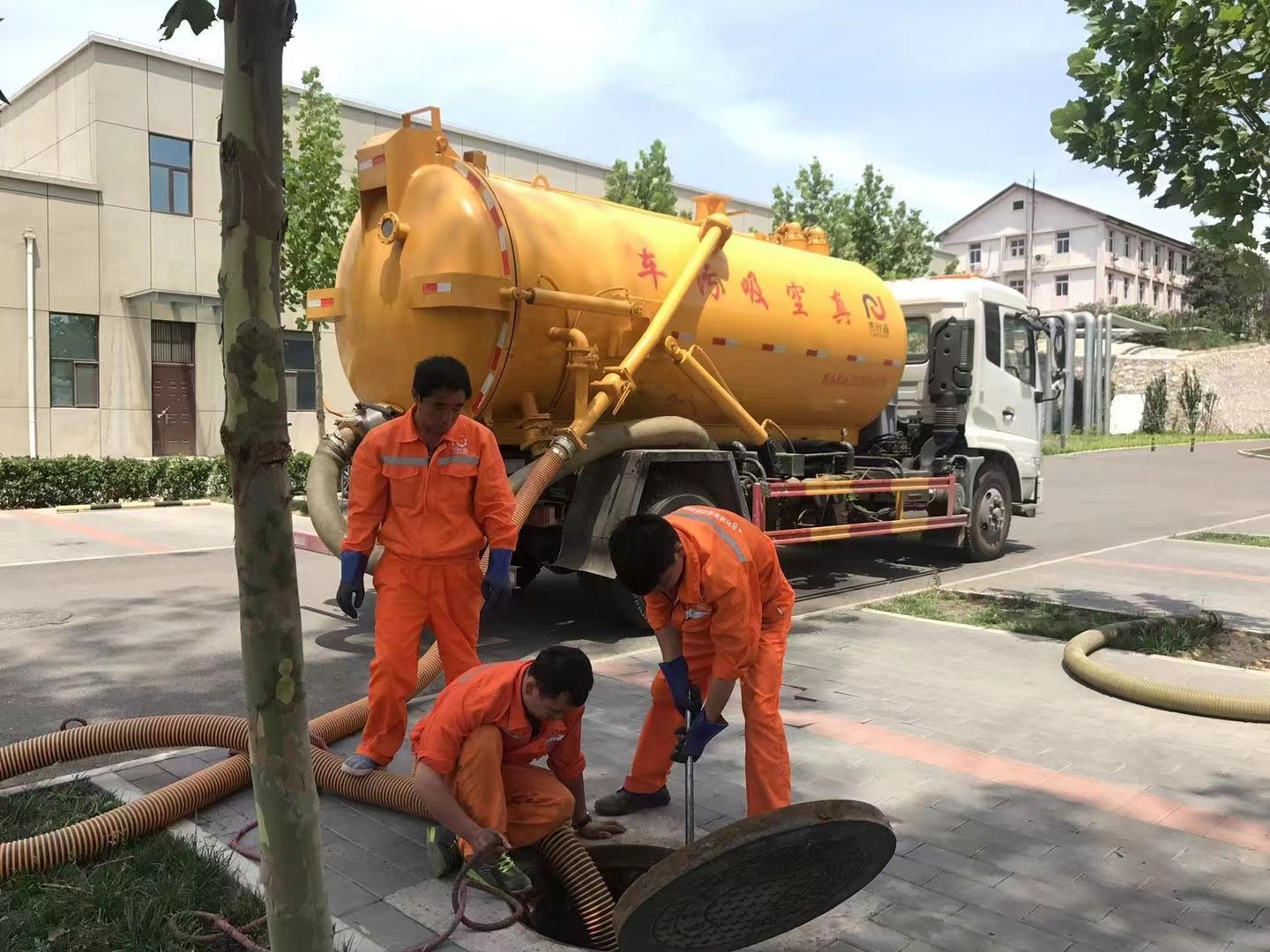 昆山化粪池清理与5-8吨吸粪车施工效率分析